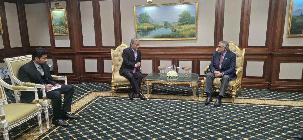 Secretary General Meets Deputy Prime Minister of Pakistan